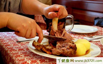 防三高少吃肉 三高人能吃肉吗？