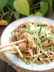 新鲜的美味小鱼食谱 【每日食新】非传统也美味-莜面凉皮
