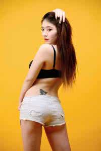 聪明的女人花男人的钱 聪明的女人，不跨越男人的尊严低线