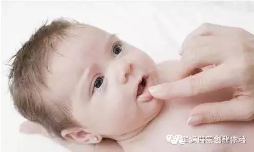 失去新生儿宝宝的妈妈 新生儿6种异常不用慌 宝妈别慌!新生儿出现这些异常情况,不是病!