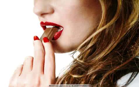 女人吃巧克力的好处 女人常吃巧克力竟然会这样……!你还敢在吃巧克力吗?