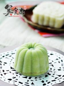 豆沙冰皮月饼 抹茶豆沙冰皮月饼的做法