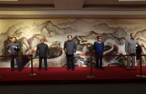 从化人文主题蜡像馆 从化人文主题蜡像馆 外国军官和李鸿章评刘步蟾：动手能力差 像文人