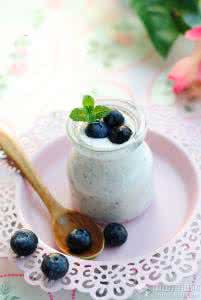 蓝莓酸奶布丁 酸奶布丁 酸奶蓝莓布丁