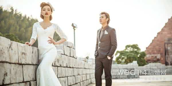 拍婚纱照的创意姿势 创意婚纱照姿势 创意婚纱照姿势 再也不用担心拍不出新颖的婚纱照