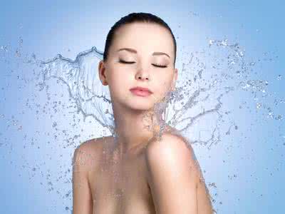 补水保湿的爽肤水 【美容技巧】自制爽肤水保湿补水新妙招