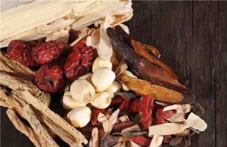 女性保养品 冬季进补 女性冬季进补 吃对保养品是关键