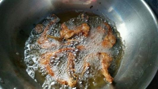 鱼腥线是腥味的来源吗 你煮的鱼太腥, 只因为腥线没去(图解去鱼腥线)