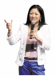美籍华人 美籍华人“女政客”“女猎头”陈愉做客珠海文化大讲堂讲述成才心得 成长 才是女人最好的归宿我以一种很“中国”的方式成长