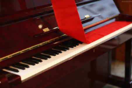 钢琴与电钢琴的区别 电钢琴与钢琴的区别 电钢琴和钢琴的区别