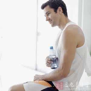 苦瓜干泡水减肥法 吃什么减肥 男人夏季减肥从吃苦瓜入手