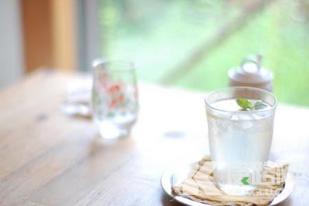 药店店员手册 一杯白开水 【店员必看】这5类药，不是一杯白开水能“解决”的！