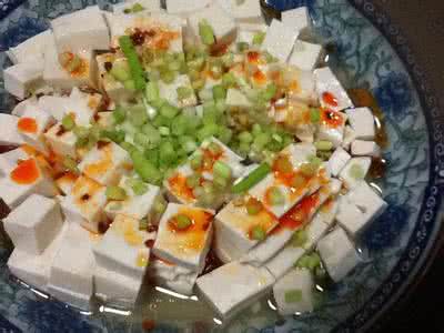 小葱拌豆腐的做法 小葱拌豆腐的做法 小葱拌豆腐怎么做好吃?小葱拌豆腐的做法