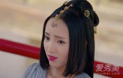 美国网友评论太子妃 别就知道太子妃颜值高，你看我美得都上天了！