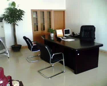 办公室发财树摆放位置 要想发财，就看老板办公室