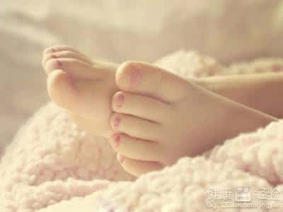 宝宝手脚冰凉发烧 宝宝发烧手脚冰凉 宝宝发烧如何降温