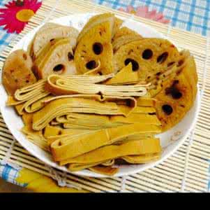 香辣卤藕片的做法 素食养生：香辣卤藕片