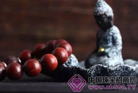 文玩核桃 文玩核桃手串怎么样盘 老文玩手串,沉稳沧桑,价值不菲!