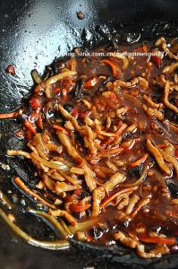 川菜鱼香肉丝 鱼香肉丝————————川菜里人气超级旺的美味佳肴