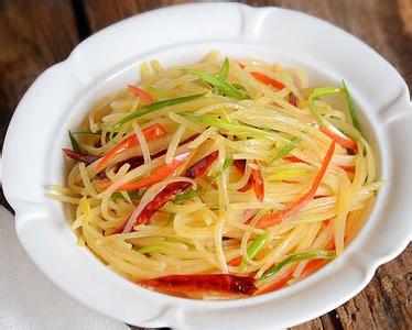 土豆菜谱家常菜做法 美食，跟土豆杠上了【家常菜土豆的更多吃法】吃腻了土豆丝的童鞋赶紧试试！