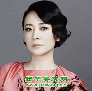 中年女性夏季打扮优雅 中年女性的妆容,更该优雅简单