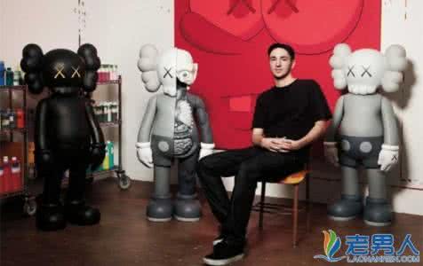 玩偶设计 KAWS设计一个玩偶能卖上百万，这次和UNIQLO联名T还不屌炸天？