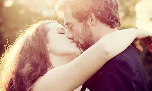 巨蟹座男人喜欢的女人 巨蟹座男人真心的表现 男人越不真心 女人越喜欢