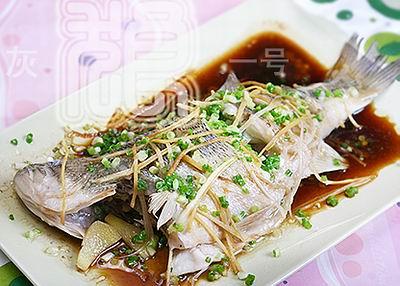 学习清蒸鲈鱼的做法