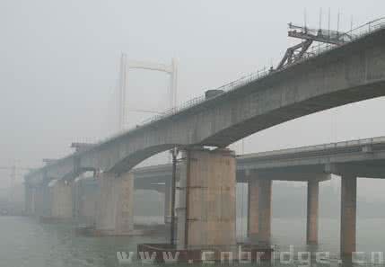 湘桂铁路扩能改造 湘桂铁路 湘桂铁路扩能改造工程于2008年12月11日启动,设计列车速度达200km/h.(1)若工程竣工后,