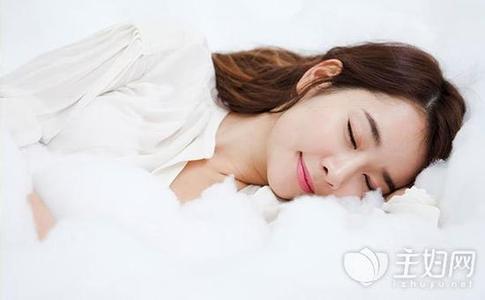 外国女人日的很爽 外国女人在睡前居然这样...........太爽了!