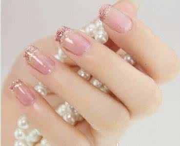做完美甲后注意事项 做完美甲后注意事项 婚礼美甲注意事项介绍