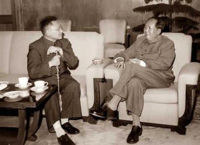 巨人的陨落 斯大林 邓小平为何不希望毛泽东落得斯大林式的结局？