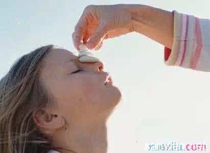 小儿流鼻血如何治疗 小儿流鼻血如何治疗 怎么治疗小儿流鼻血