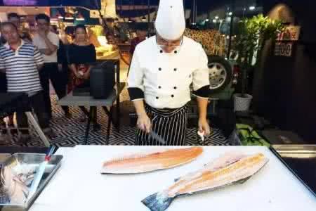 全国最大的海鲜电商 全国排队最疯狂的五家海鲜自助,吃虾何必去泰国?
