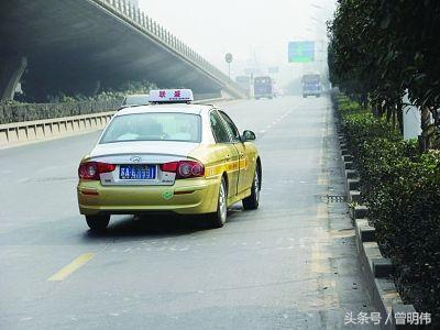 梦见红白事遇到一起了 开车路上遇到蛇 开车路上遇到红白事，需要这么做，否则……