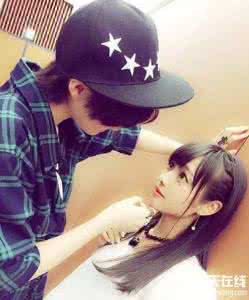 刚谈恋爱男生动手动脚 女生最喜欢男生对她动手动脚的动作！涨姿势！