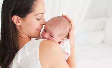 生完孩子多久可以洗头 生完宝宝多久可以洗头 生完宝宝后多久可以洗头?