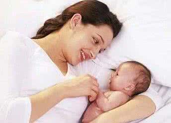 产妇急性乳腺炎 产妇最易发急性乳腺炎 早期按摩和吸乳是治疗关键