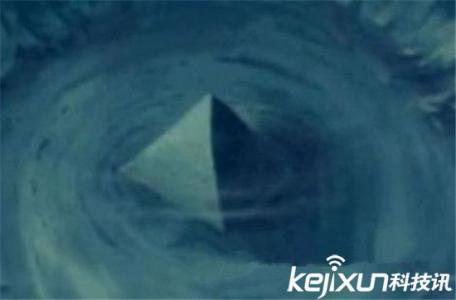 百慕大三角海底金字塔 百慕大三角海底惊现埃及金字塔 地心人竟在这