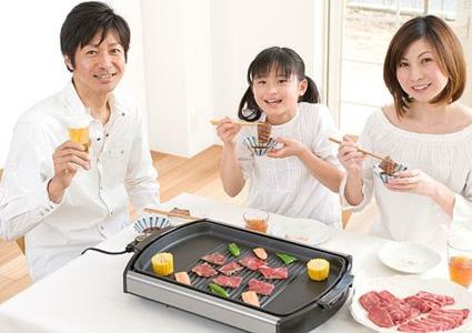 非暴力沟通亲子篇 pdf 关于“亲子餐桌交流沟通”的几篇文章，你是怎么看？