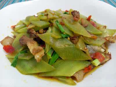 莴笋炒肉的做法 莴笋炒肉的做法 美味的莴笋炒肉