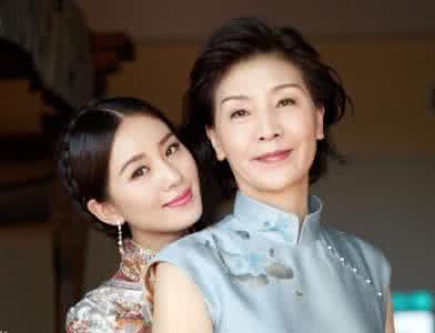 刘诗诗的气质不是吹的 刘诗诗的气质不是吹的 谈生育，看的可不是气质~