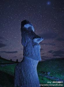 王尔德 阴沟 王尔德:我们都生活在阴沟里, 但仍有人仰望星空。