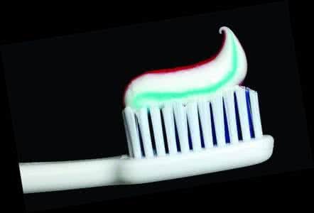 牙膏的妙用 小小牙膏的妙用