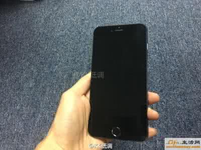 iphone7plus亮黑色 iphone7plus 黑色对比 iphone7哪个黑色好看？iPhone7/7plus黑色与亮黑色区别对比