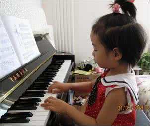 钢琴教学理念 谈钢琴教学的现代观念