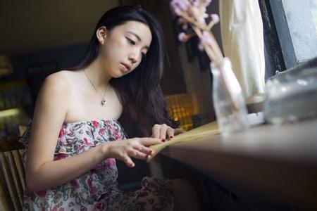 天佑说给女人的话完整 有人说，女人如果能完整地读完如下60本书，她就可以