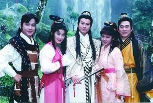 古龙小说吃饭喝酒 金庸VS古龙:吃饭和喝酒,谁才是大师?