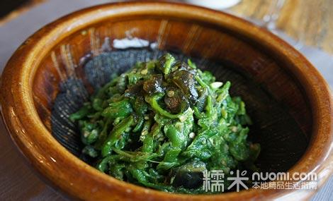 擂辣椒皮蛋 擂钵擂出来的风味美食 擂辣椒伴皮蛋