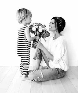 我想成为这样的人 希望孩子成为这样的人 除了当好父母，对于孩子来说你们更应该成为这样的人！